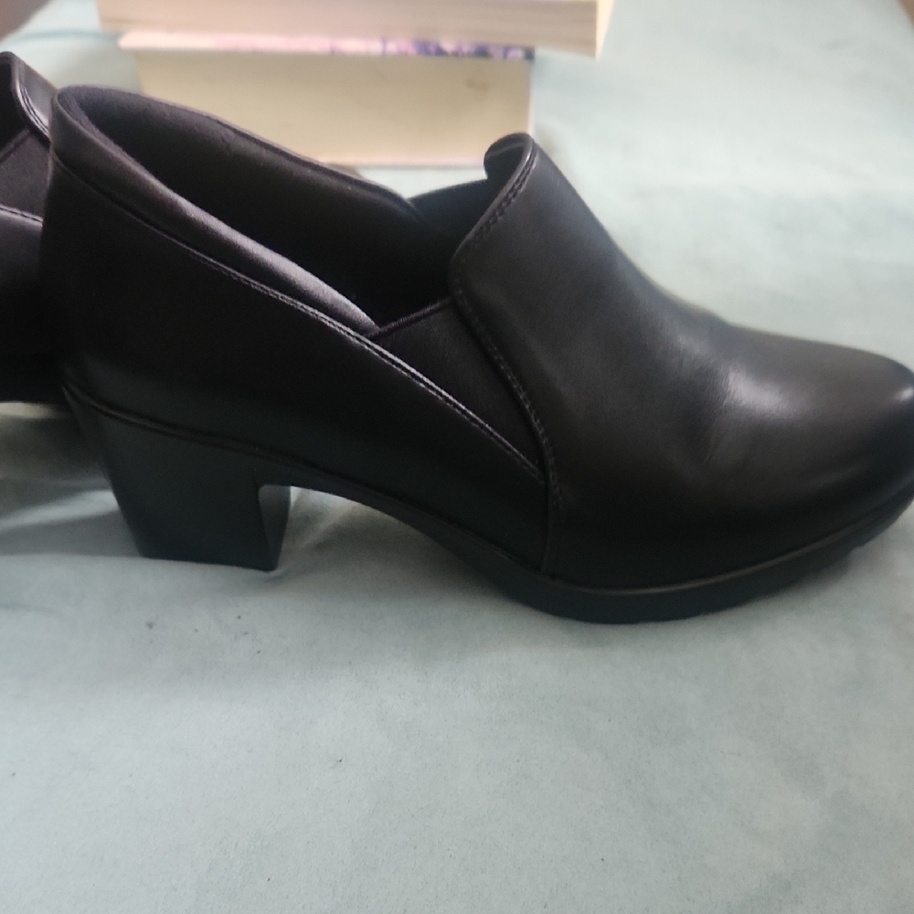 Dream Pairs Womans Elegant Black Slip-On Loafers - Picture 4 of 5